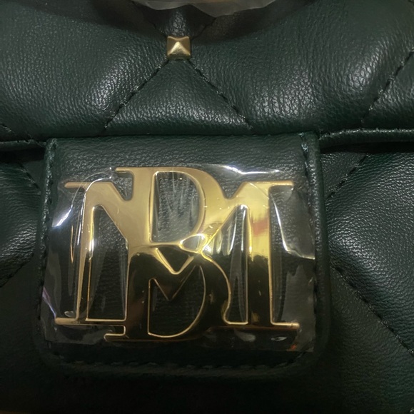 Badgley Mischka Green Quilted Crossbody Bag - Picture 3 of 10